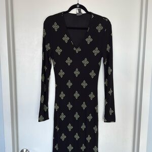 Versace vintage long sleeved maxi dress- black with green pattern, size 28/42
